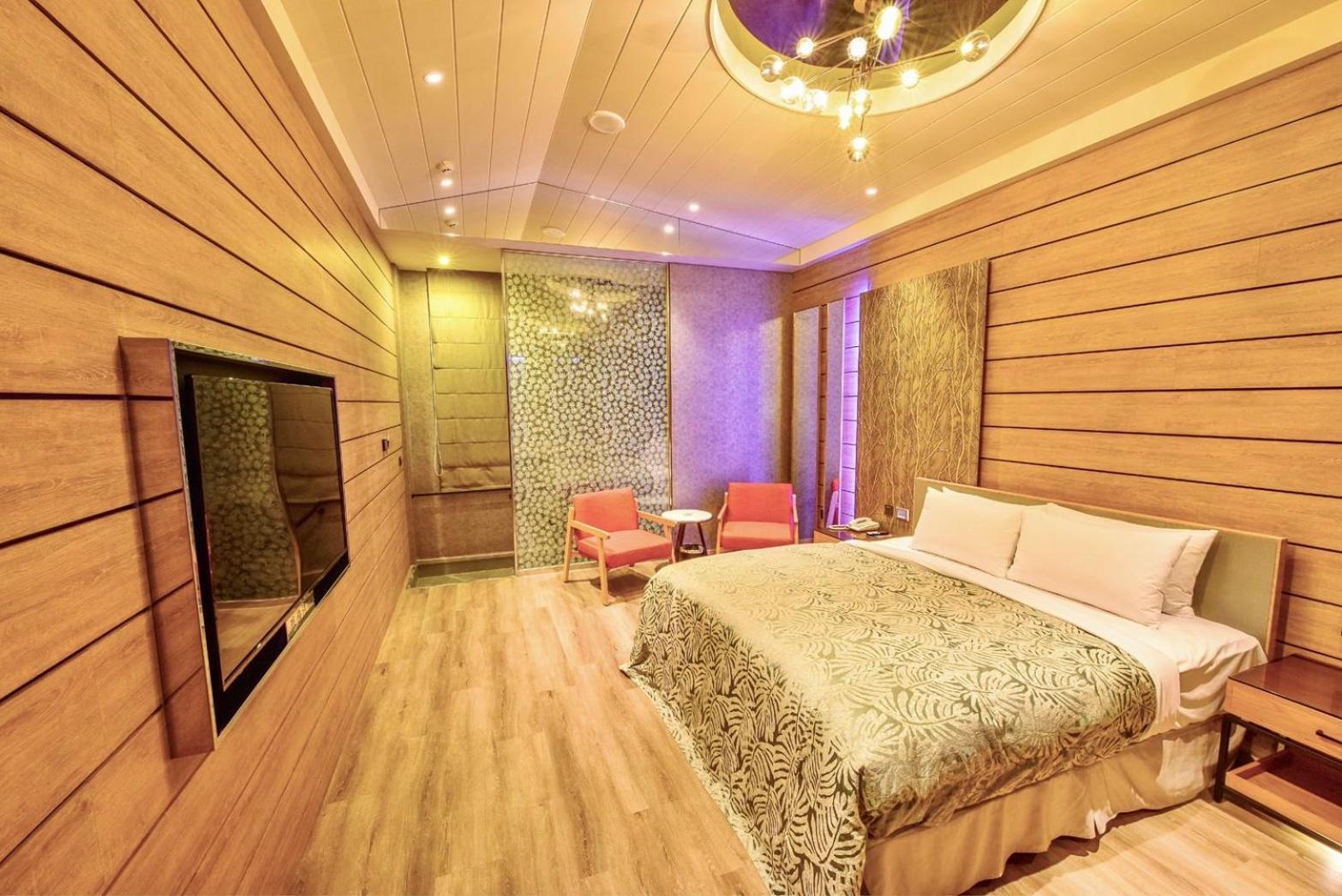 Luv U Motel Kaohsiung Buitenkant foto